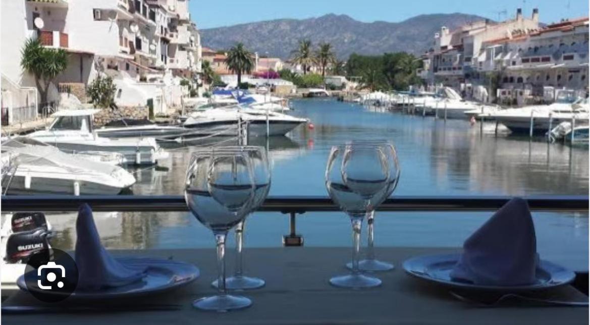 Hotel Portofino By Insidehome Empuriabrava Extérieur photo