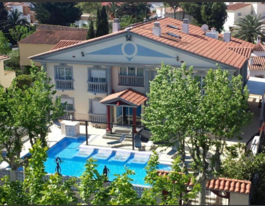 Hotel Portofino By Insidehome Empuriabrava Extérieur photo