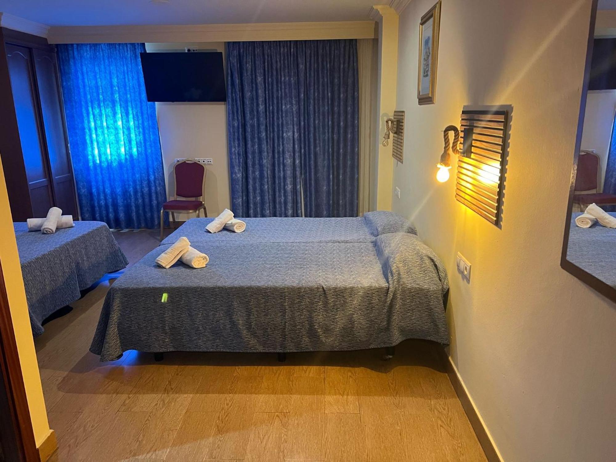 Hotel Portofino By Insidehome Empuriabrava Extérieur photo