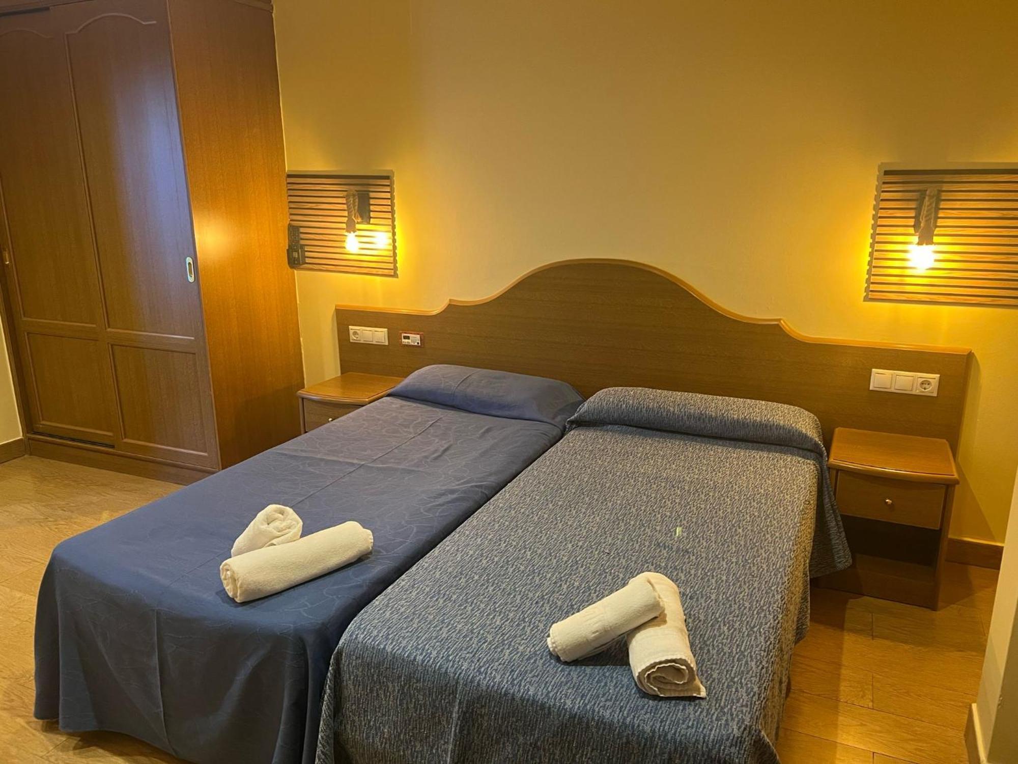 Hotel Portofino By Insidehome Empuriabrava Extérieur photo