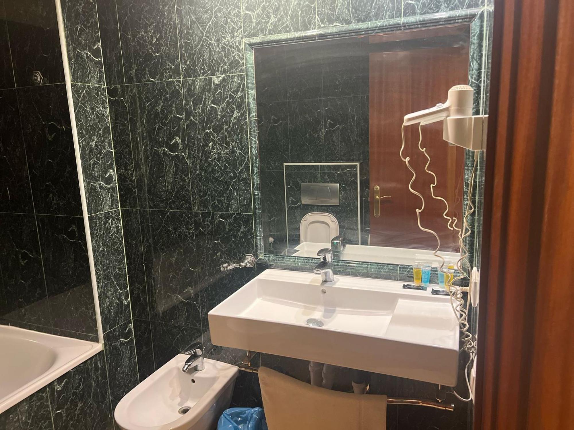 Hotel Portofino By Insidehome Empuriabrava Extérieur photo