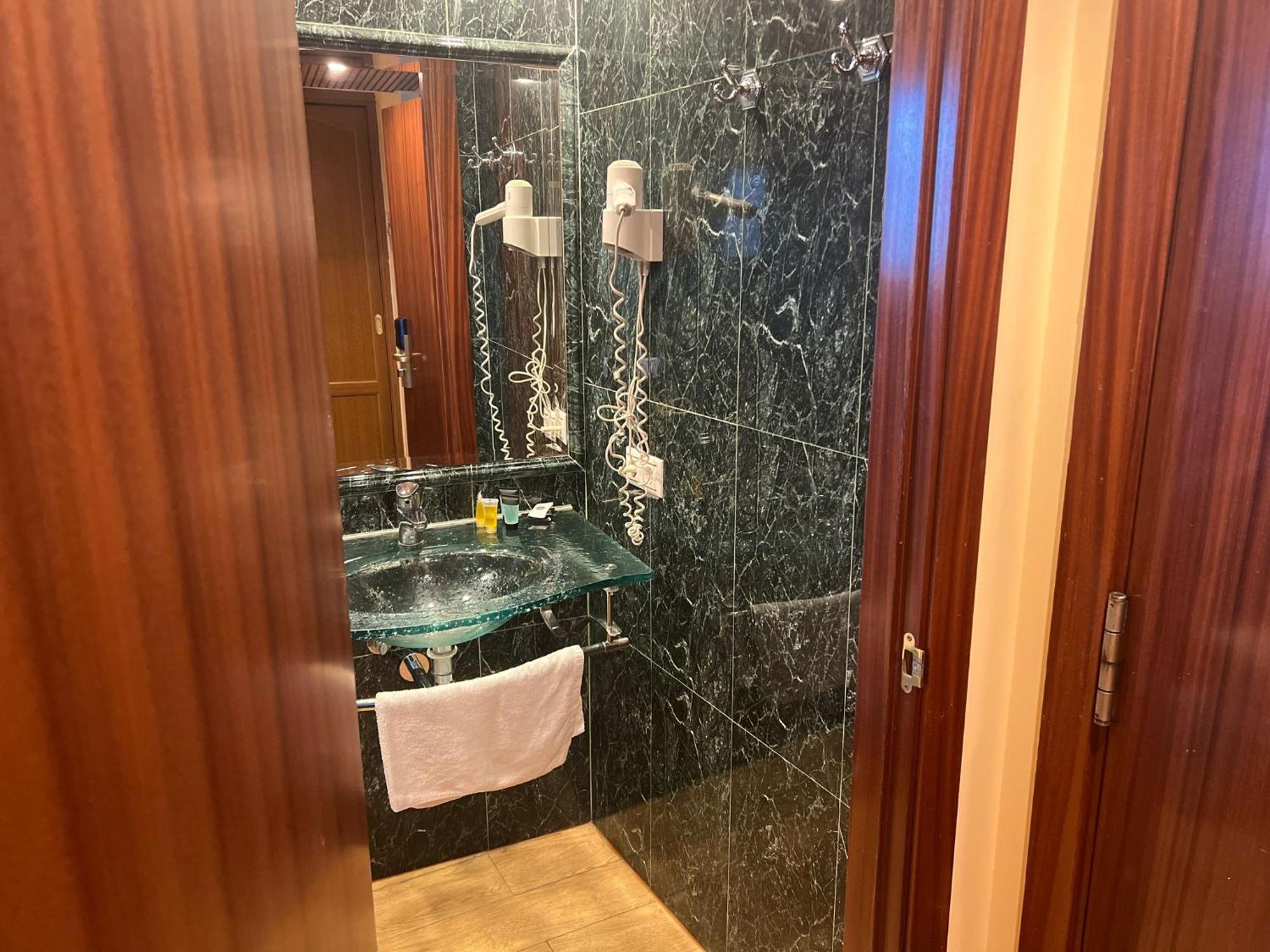 Hotel Portofino By Insidehome Empuriabrava Extérieur photo