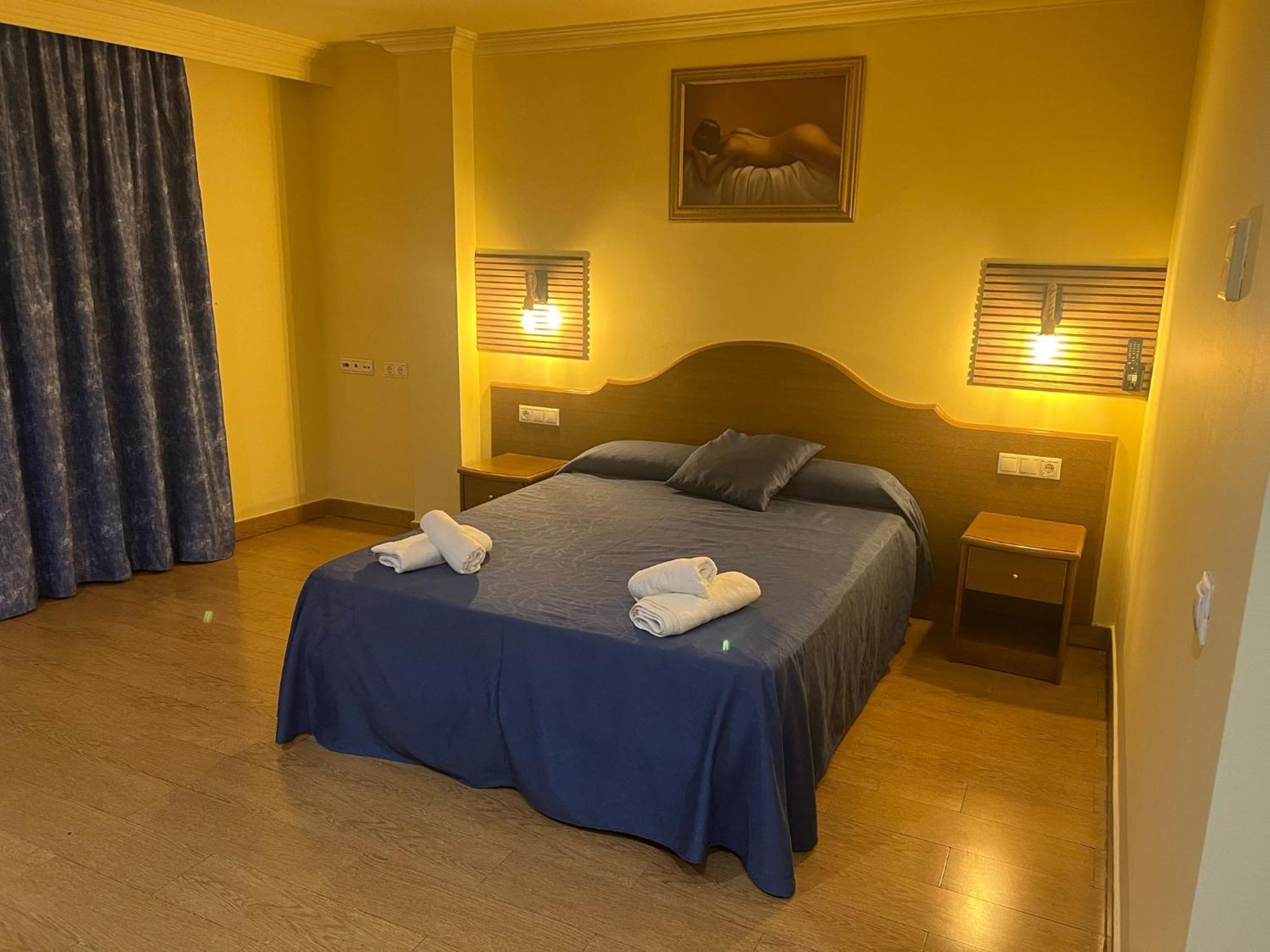 Hotel Portofino By Insidehome Empuriabrava Extérieur photo