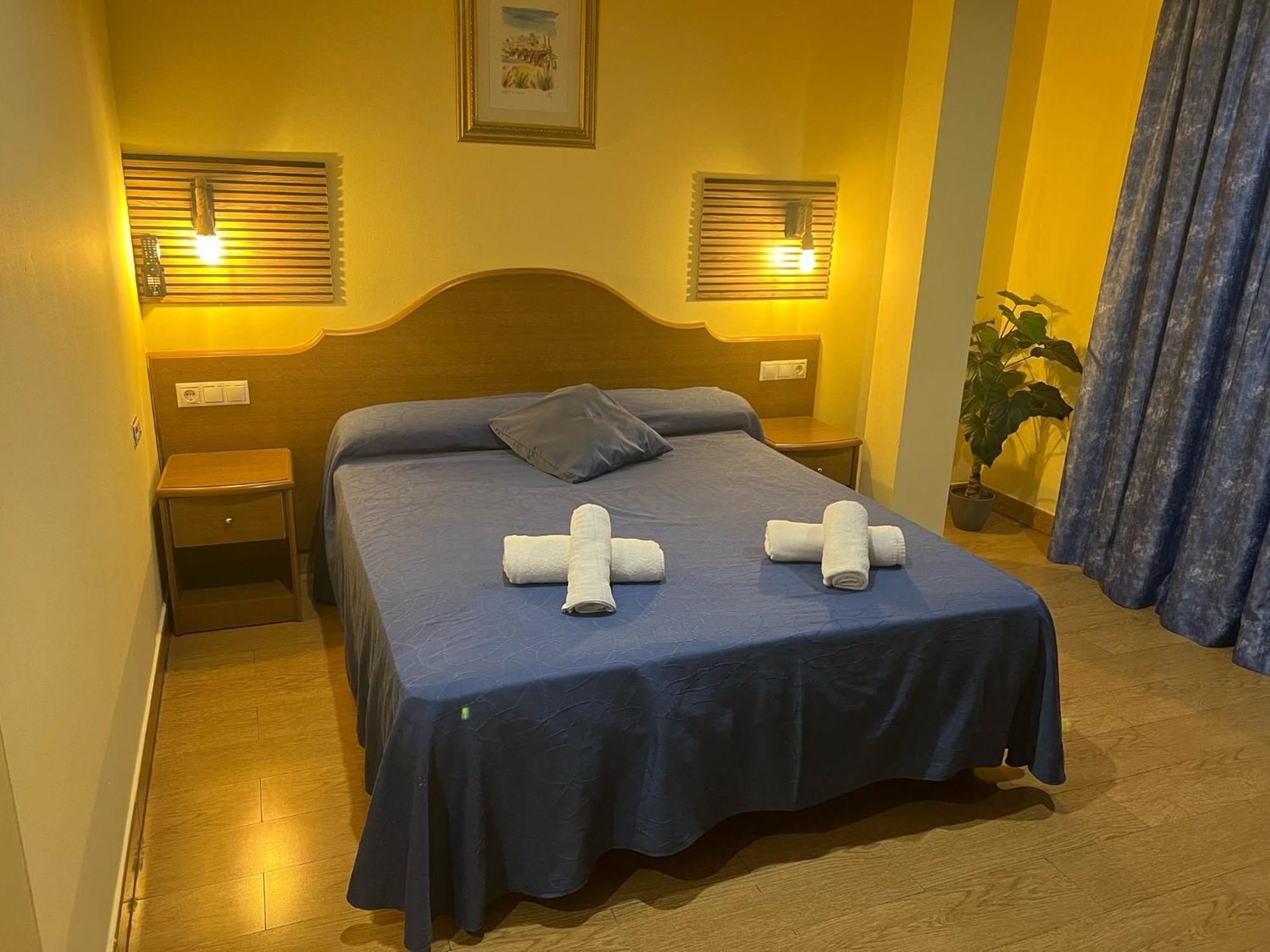 Hotel Portofino By Insidehome Empuriabrava Extérieur photo