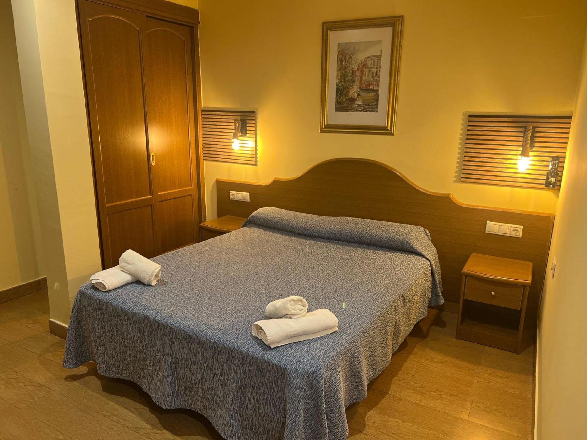 Hotel Portofino By Insidehome Empuriabrava Extérieur photo