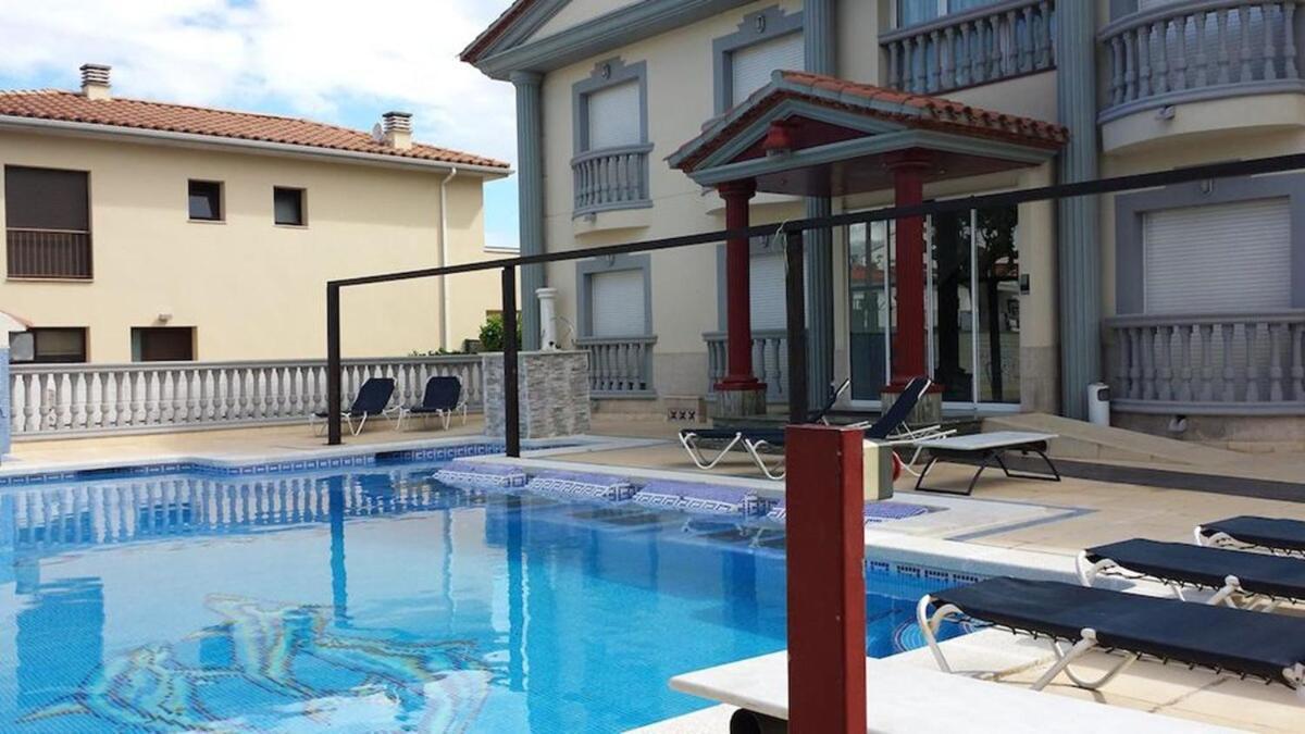 Hotel Portofino By Insidehome Empuriabrava Extérieur photo