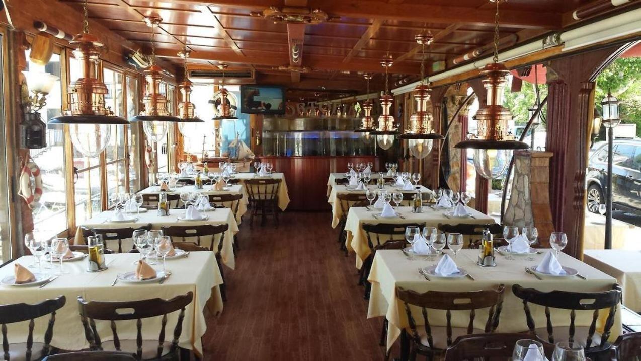 Hotel Portofino By Insidehome Empuriabrava Extérieur photo